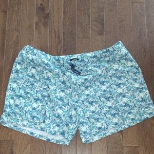 NWT Men's Novamen Blue and White Patterned Swim Shorts